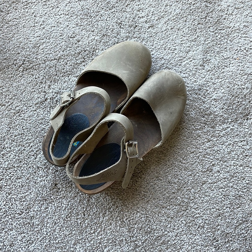 Lotta from Stockholm low wood oiled wood clogs grey brown 38